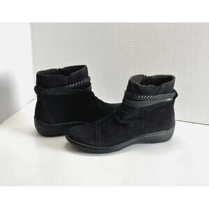 Clarks Cora Braided Ankle Booties Women's 8M Black Suede Side Zip Comfort Boho